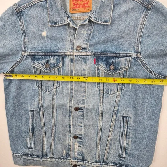 Levis Mens Vintage Fit Trucker Denim Jacket Light Wash Distressed Blue Large - Picture 10 of 11